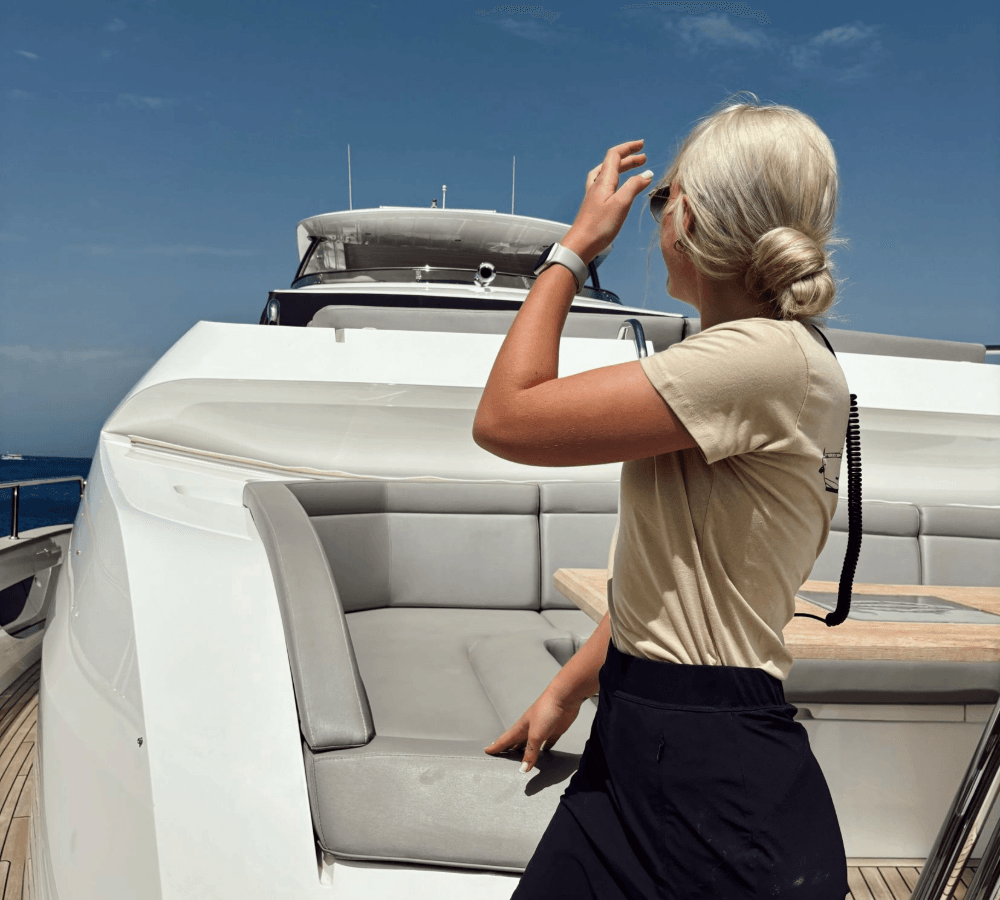 Superyacht Career - Stewardess